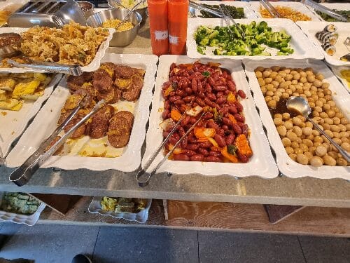 대구 큰형님 한식뷔페의 다양한 반찬들과 맛깔나는 한식들