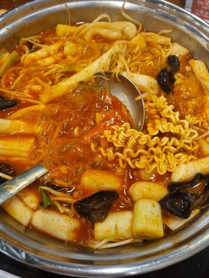 두끼 떡볶이 셀프바 무한리필 떡볶이 양산물금점